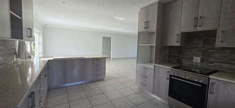 4 Bedroom Property for Sale in Hersham Western Cape